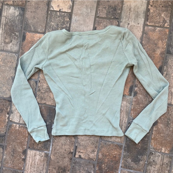 Aritiza TNA thermal henley in sage green waffle button up v neck long sleeve XS - Picture 8 of 10